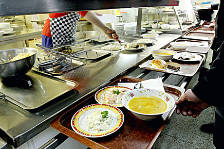 Vaikai ne visada gauna tinkamo maisto Vaikai ne visada gauna tinkamo maisto