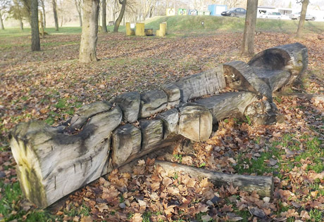 Moksleiviai padarė suolą Moksleiviai padarė suolą