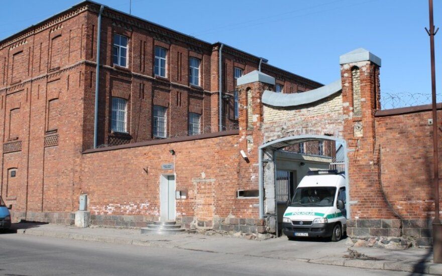 Teisme – grasinančius laiškus iš Šiaulių tardymo izoliatoriaus siuntinėjęs plungiškis