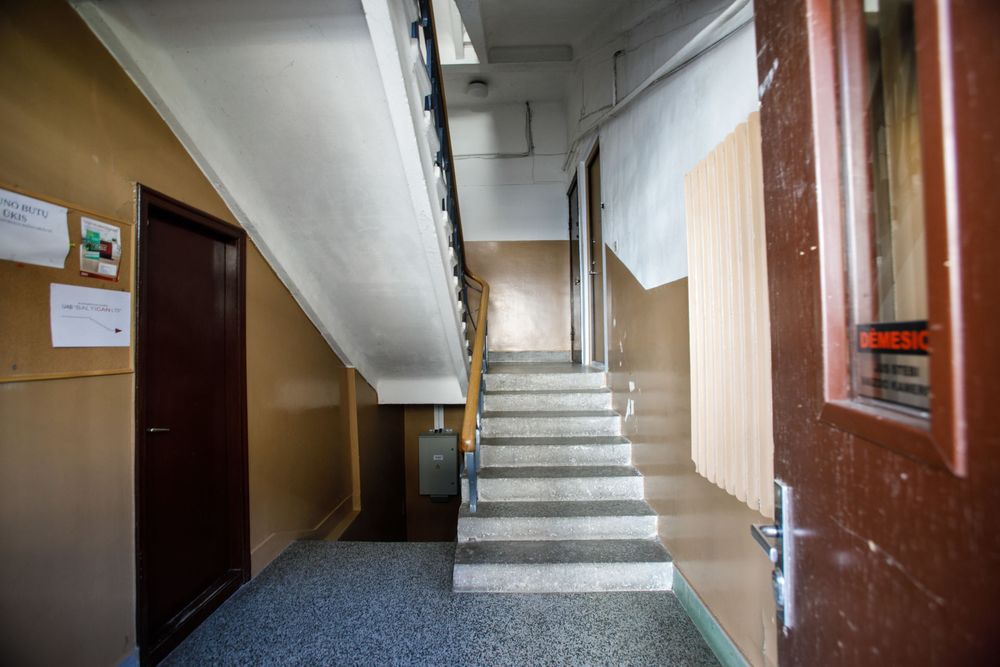 Kumščiais laiptinėje du vaikinus apdovanojęs plungiškis sulaukė teismo „dovanos“